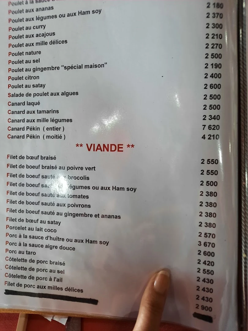 Le Dahlia, page de la carte avec poulet, canard, boeuf et porc et leurs prix